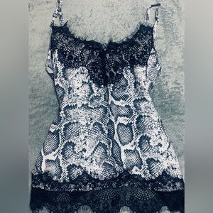 Elegant Black and White Lace Women's Top